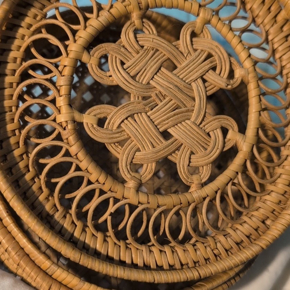 Vintage Woven Wicker Rattan Basket With Lid Boho Hippie‎ Decor Unique Ring Weave